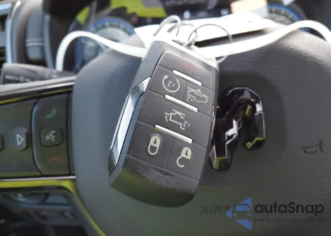 2022 Ram 1500 Limited 4X2 5'7 Box z USA, uszkodzony, nr VIN 1C6RREHTXNN211670